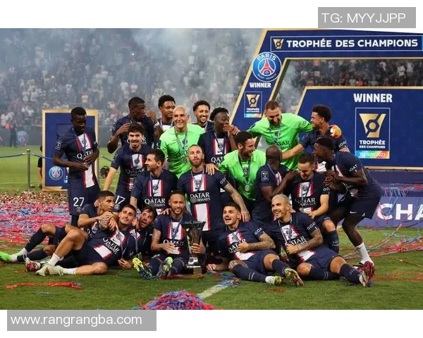 巴黎圣曼与第荣的精彩对决揭示法甲新赛季的竞争格局与球队实力对比